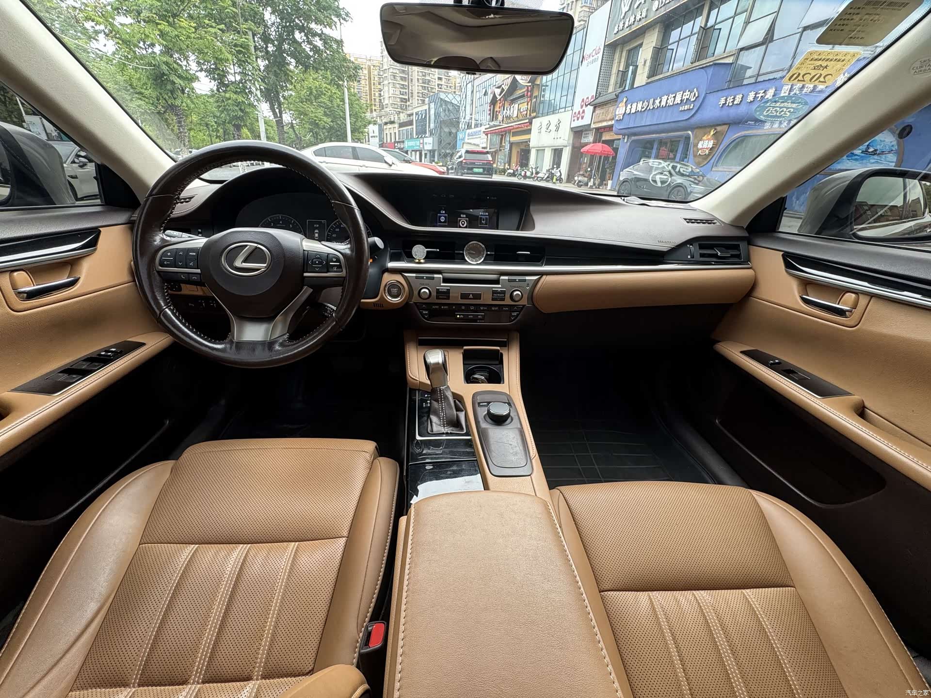 Lexus ES, 2016 11