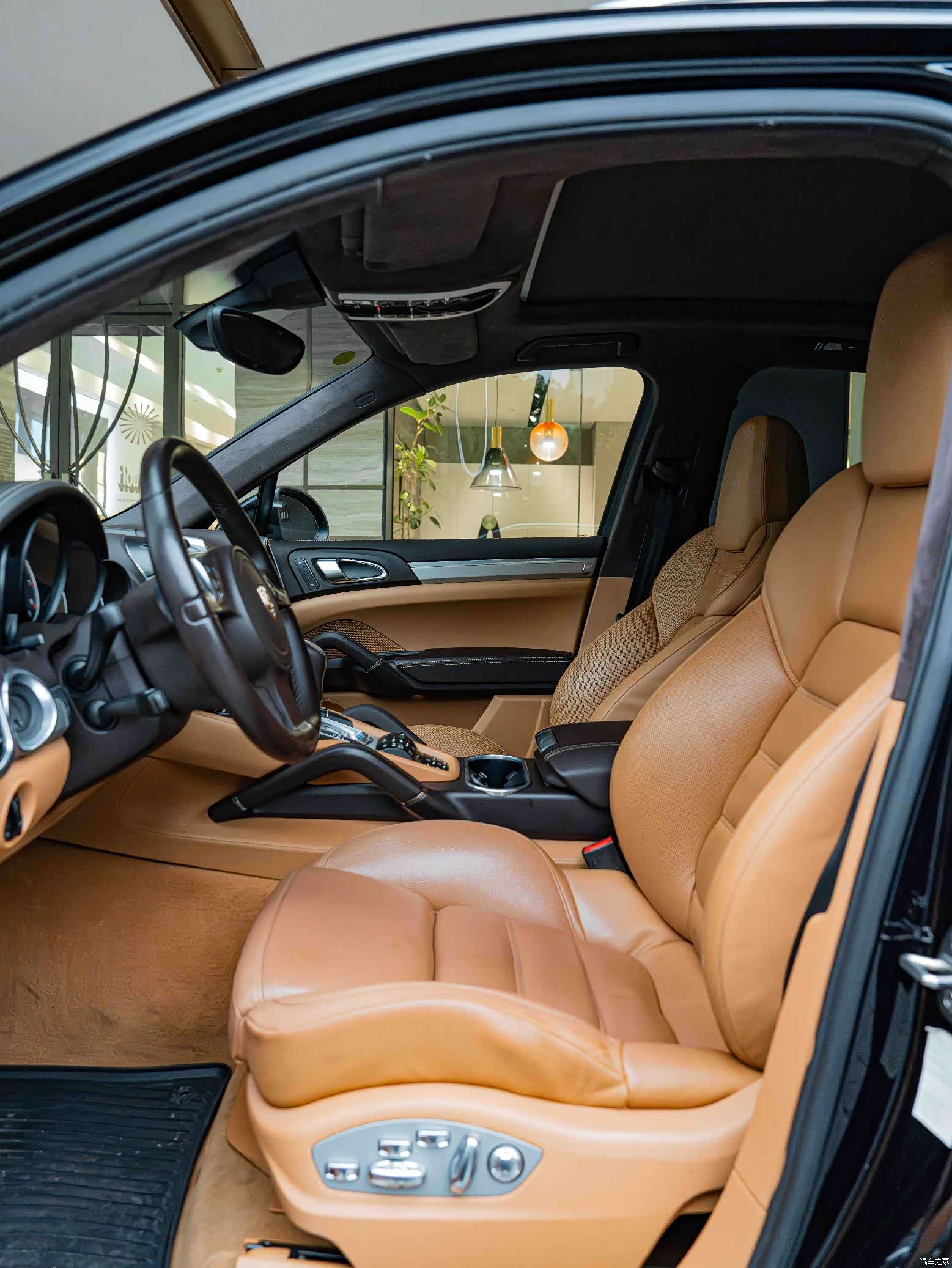 Porsche Cayenne, 2011 11
