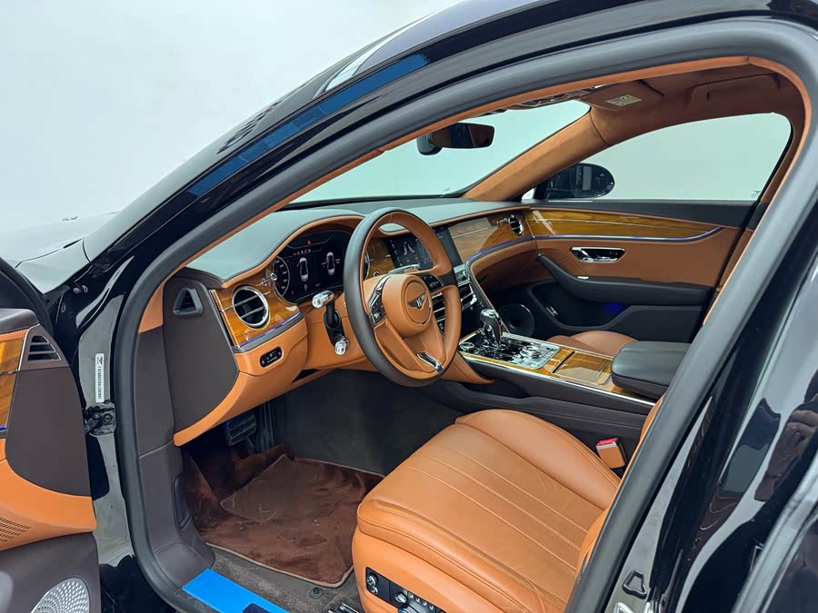 Bentley Fich 2025, фото 12