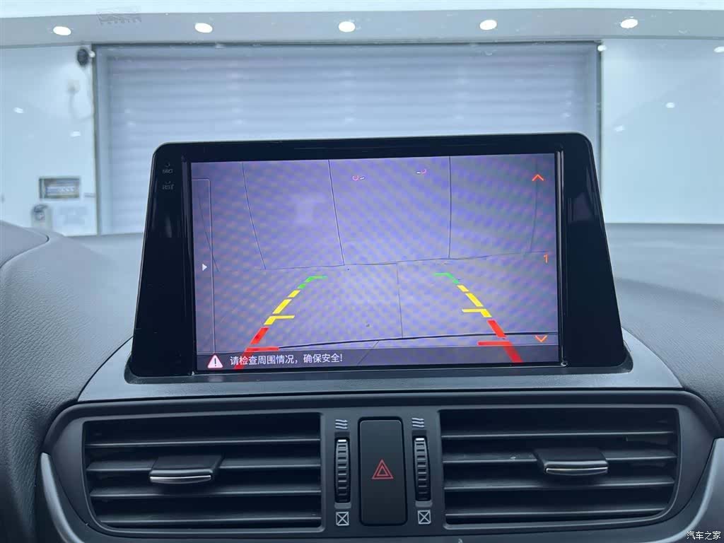 Mazda CX-4, 2023 19