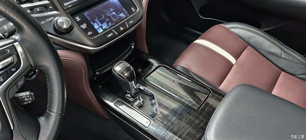 Toyota Crown, 2017 26