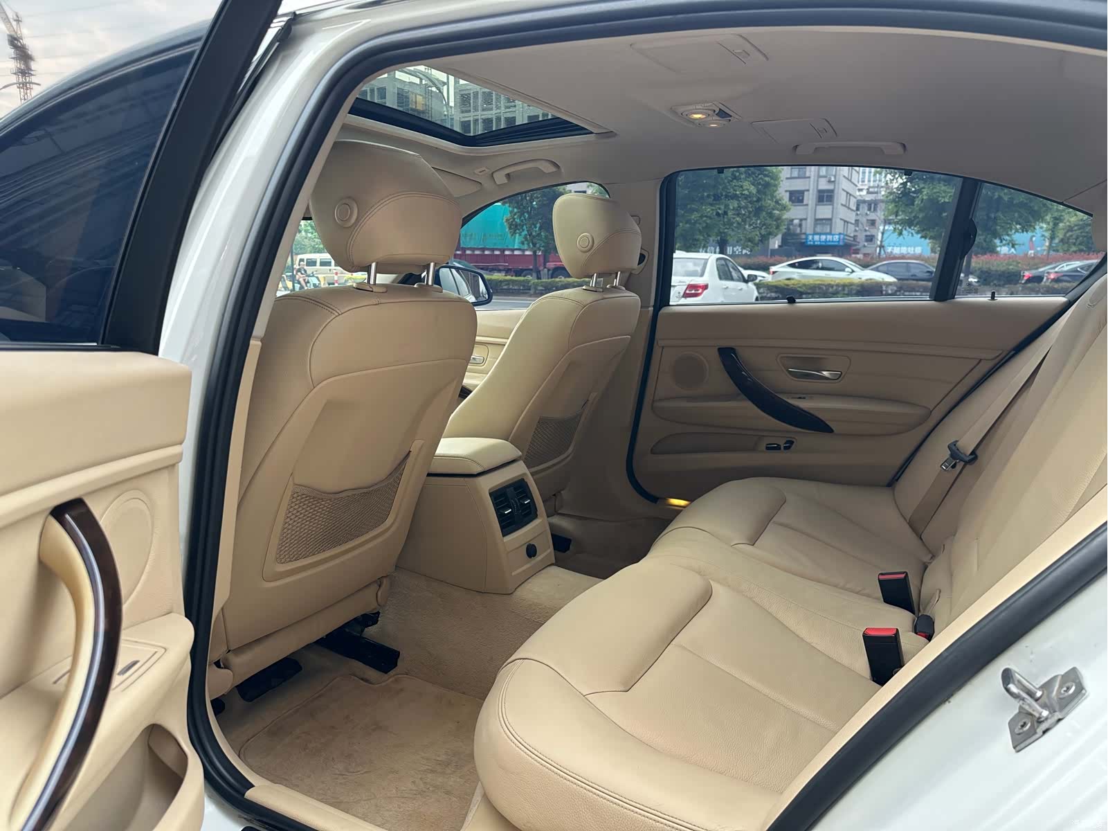 BMW 3 Series, 2012 11