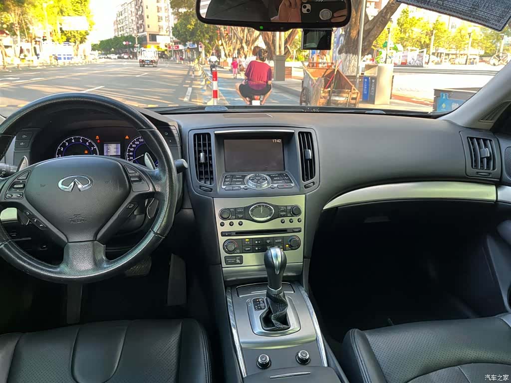 Infiniti G25, 2011 4