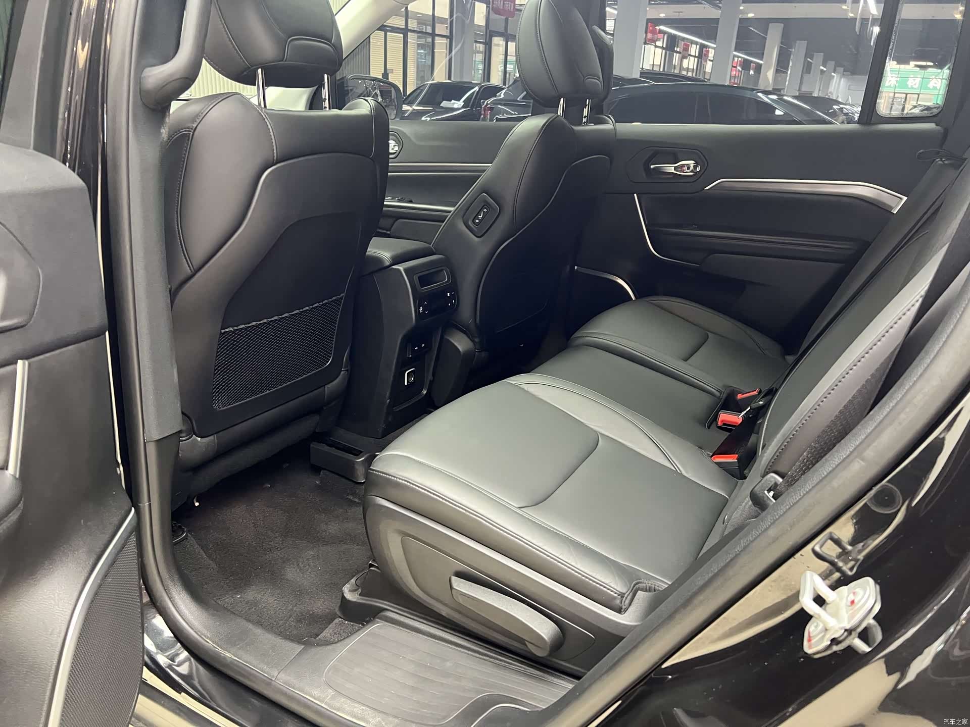 Jeep Grand Commander, 2019 10