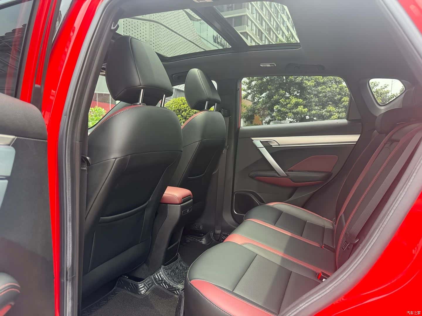 Geely Coolray, 2021 9