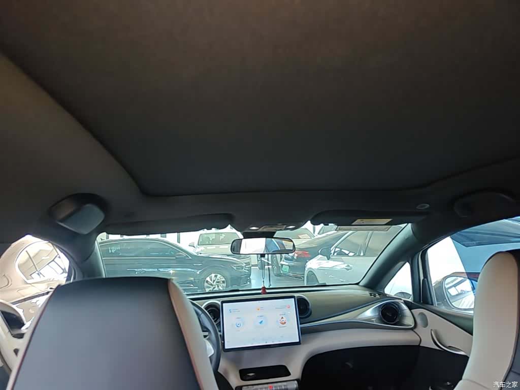 BYD Dolphin, 2023 18