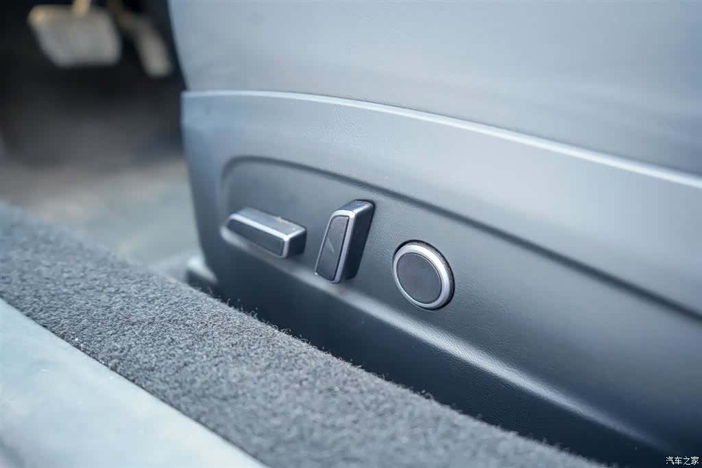 Tesla Model 3, 2024 17