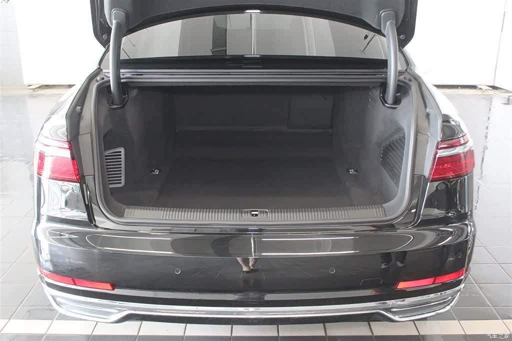 Audi A8L, 2022 7
