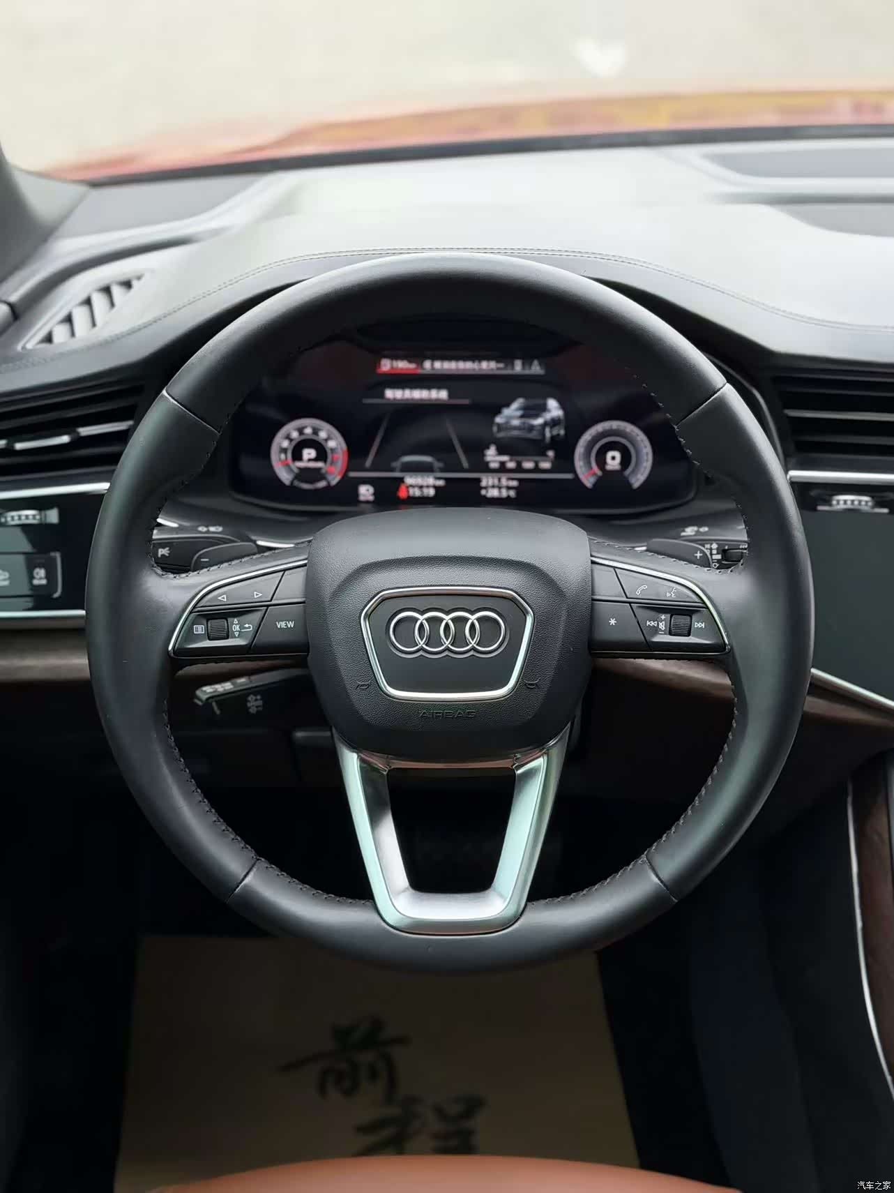 Audi Q7, 2020 все фото