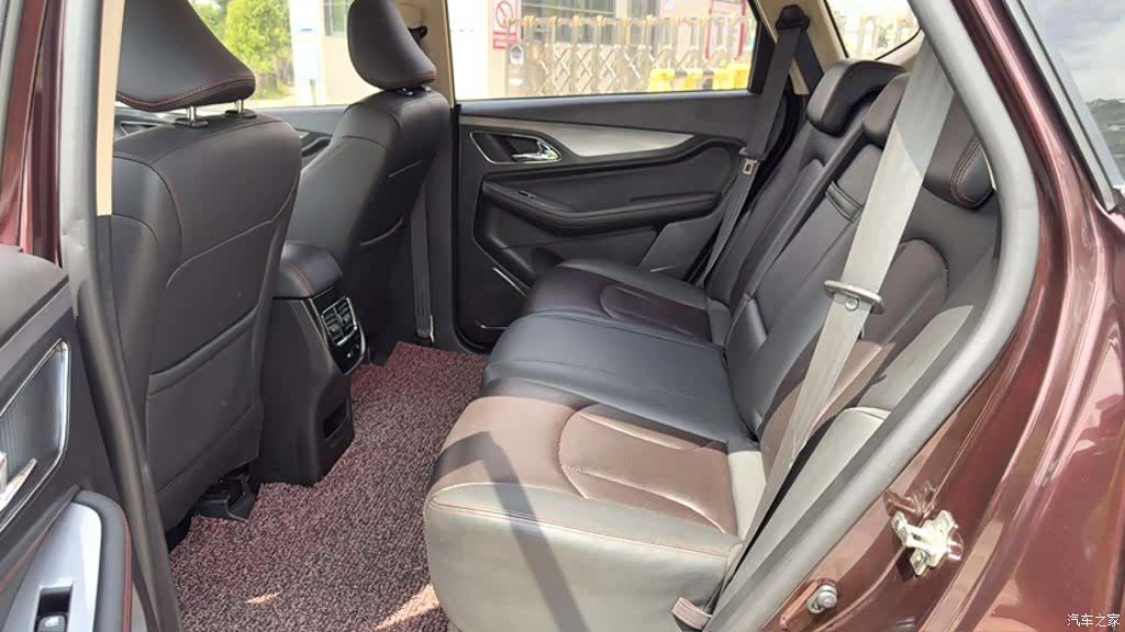 Wuling 560, 2017 25