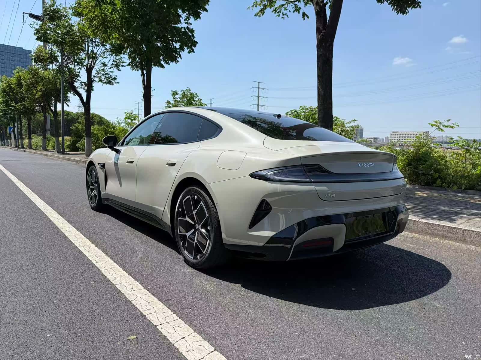 Xiaomi SU7, 2025 9