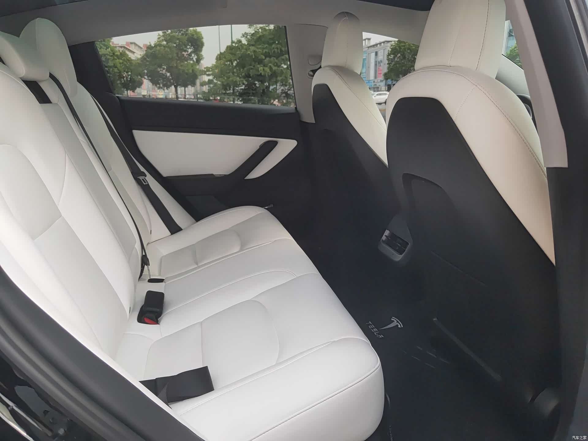 Tesla Model 3, 2020 9