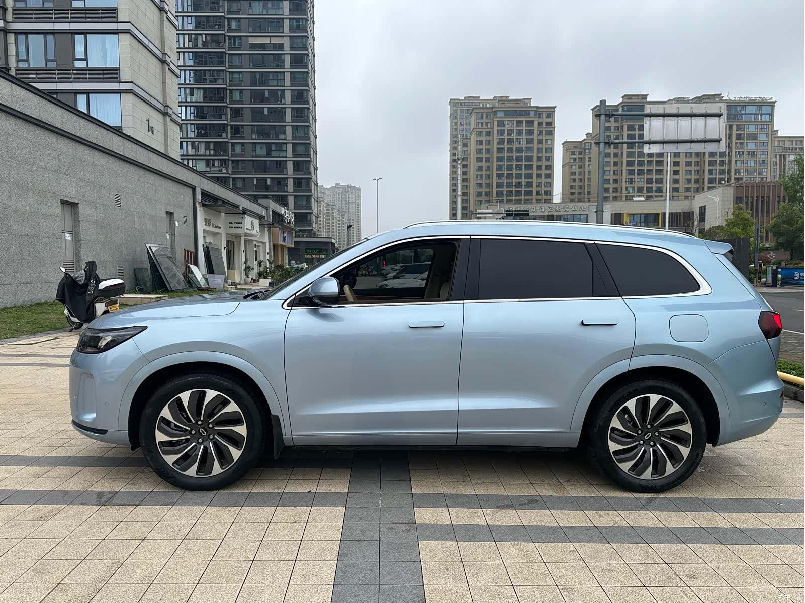 AITO M7, 2023 10