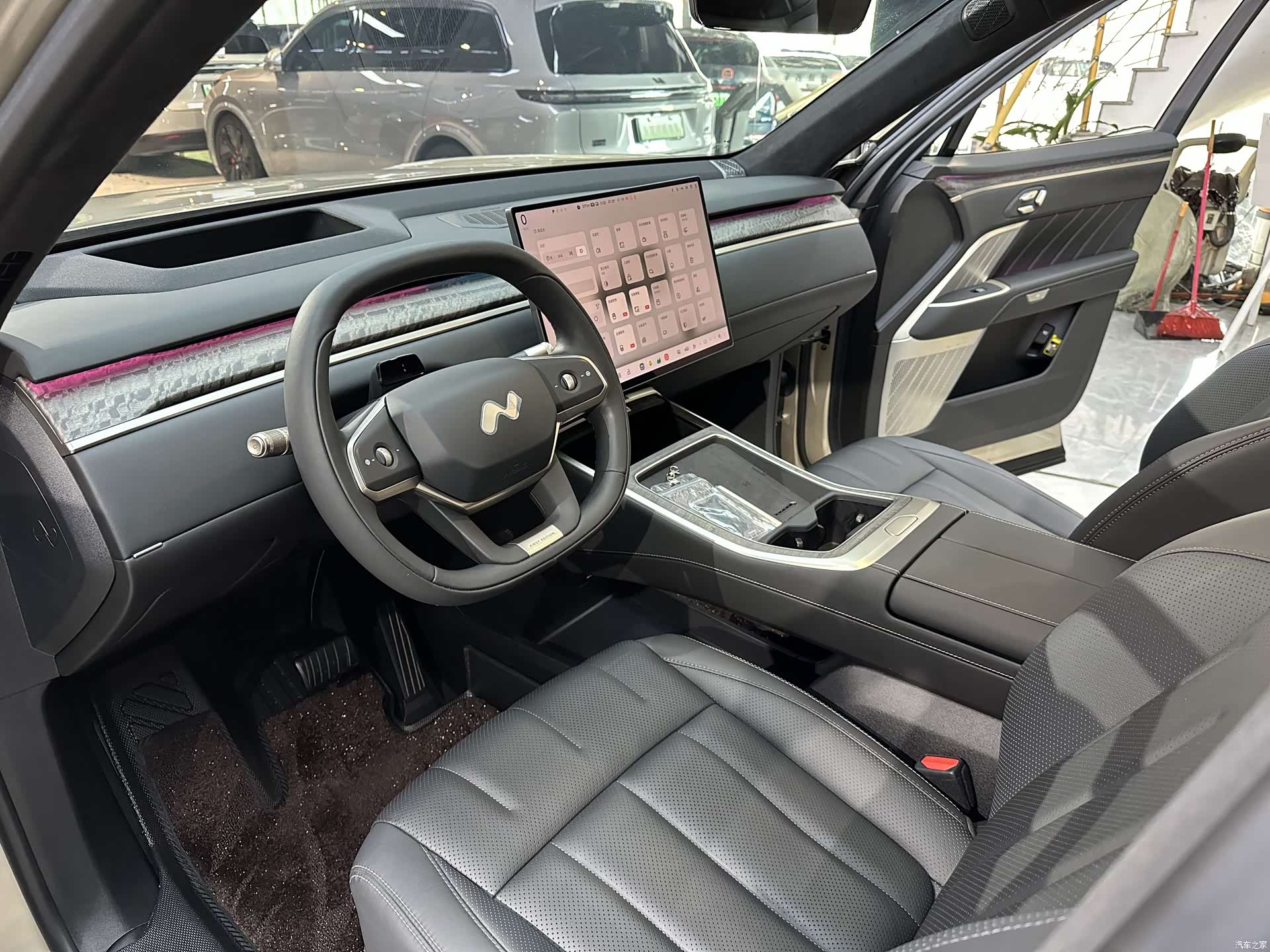 NIO L90, 2025 10