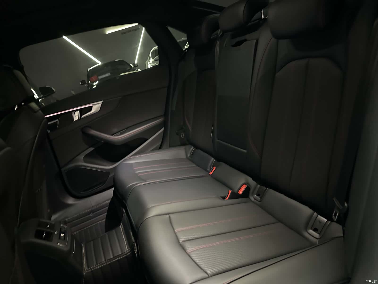 Audi A4L, 2025 12