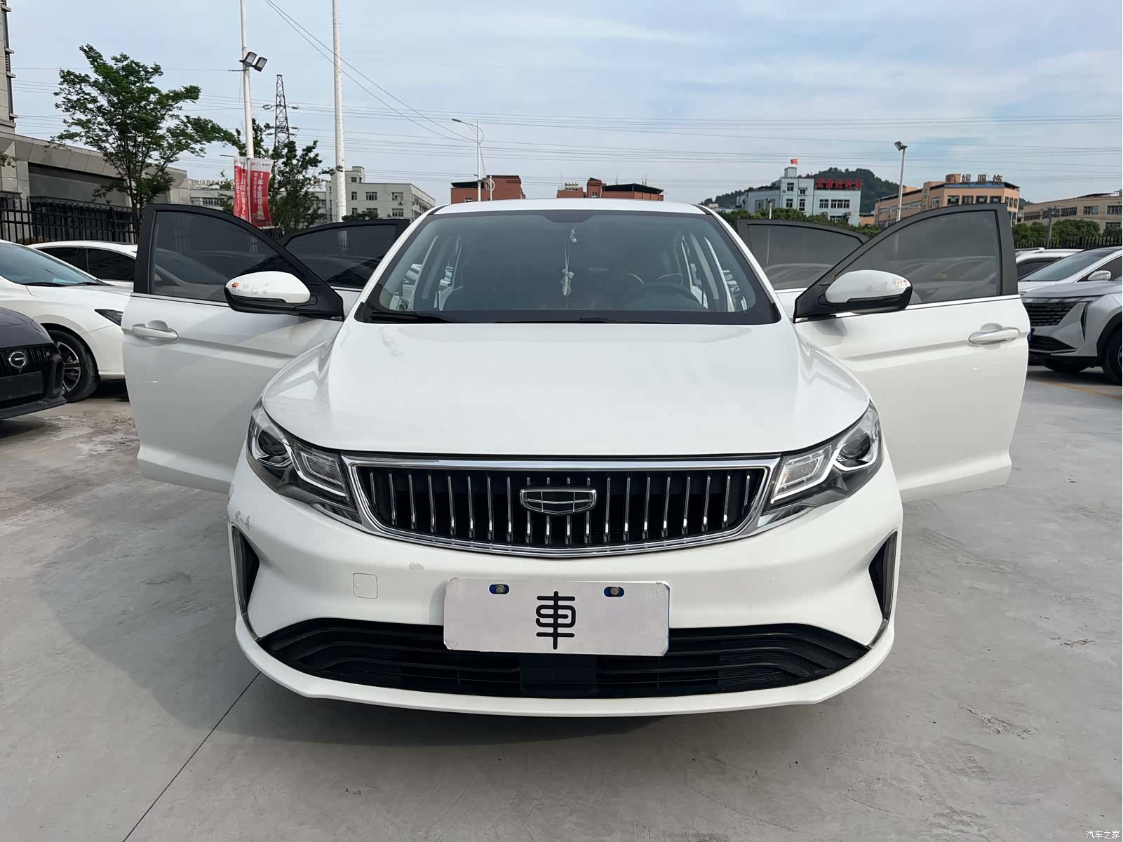 Geely Emgrand, 2021 13