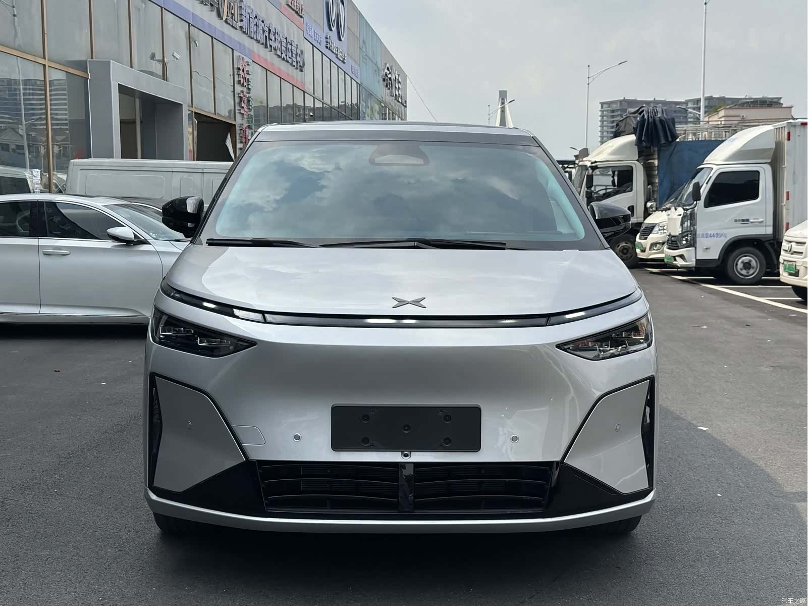 Xpeng X9, 2025 10