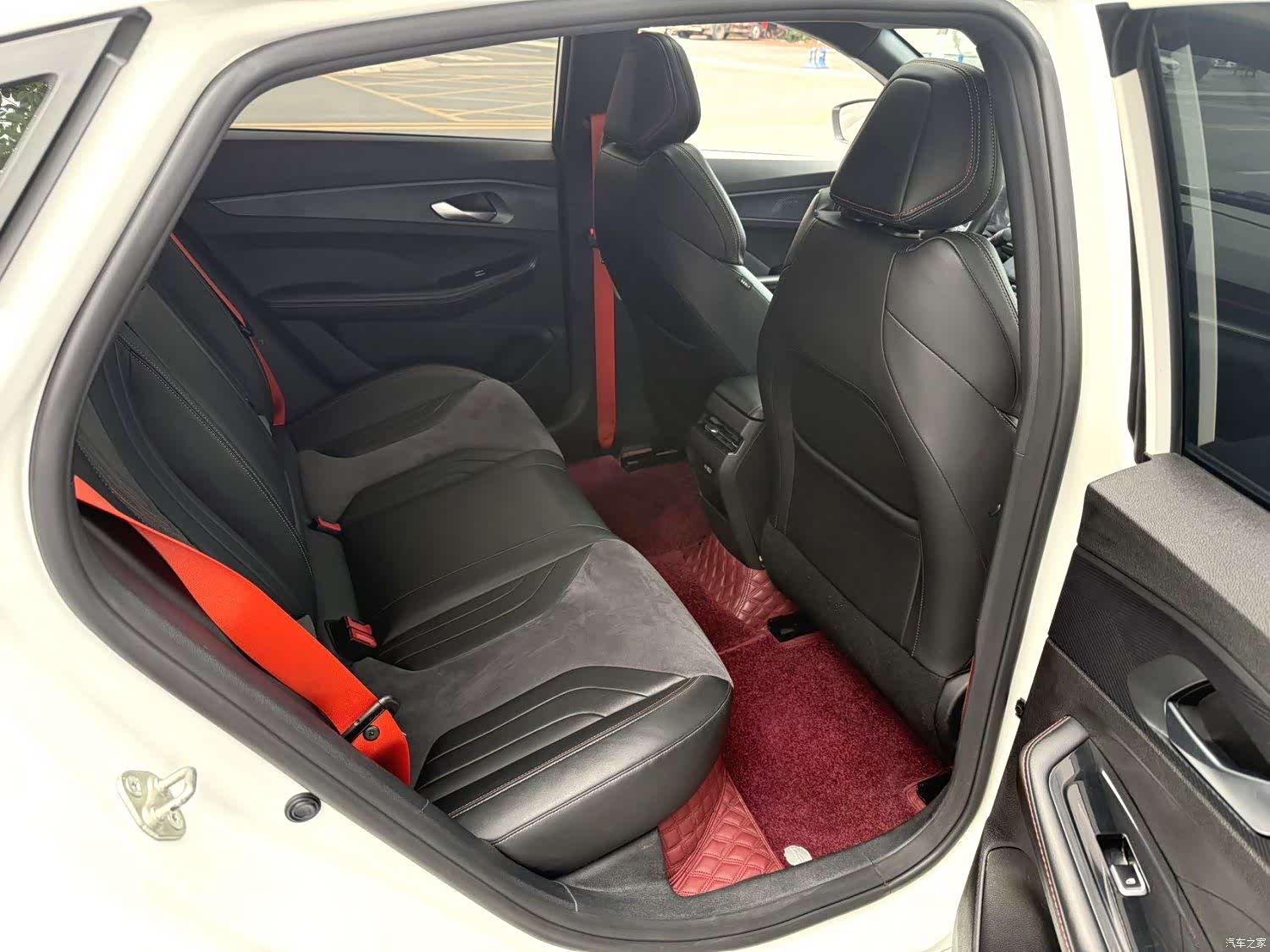 Geely Binray, 2022 12