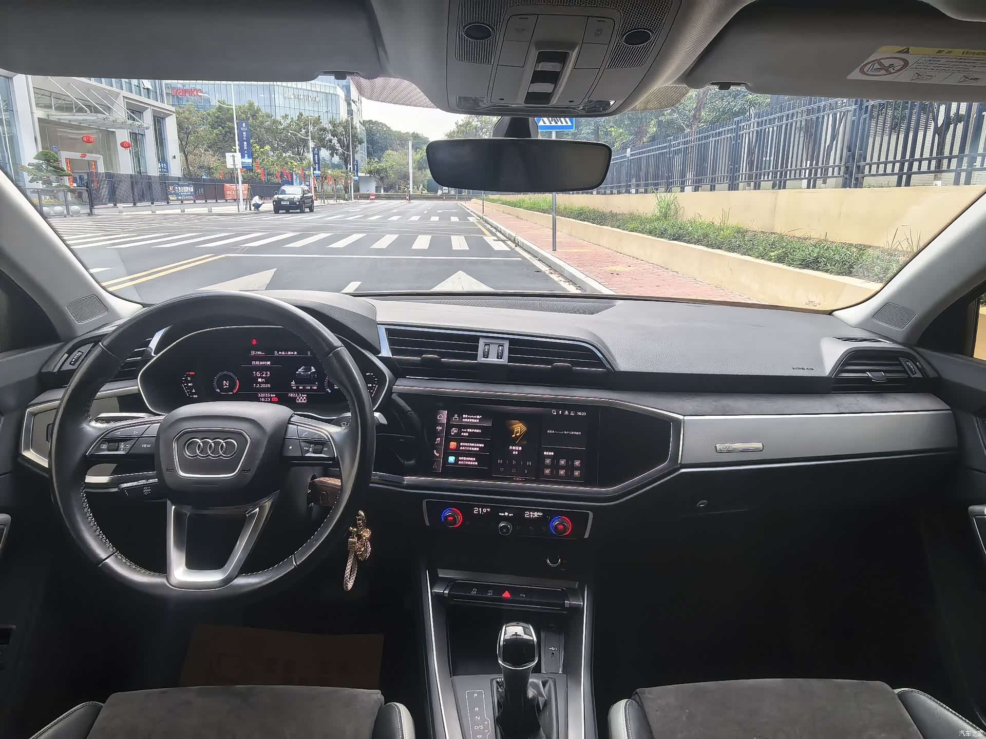 Audi Q3, 2022 все фото