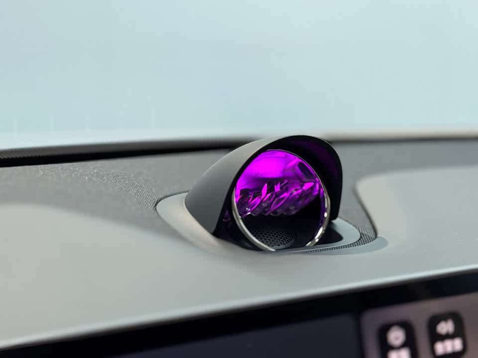 AITO Ask the world M5