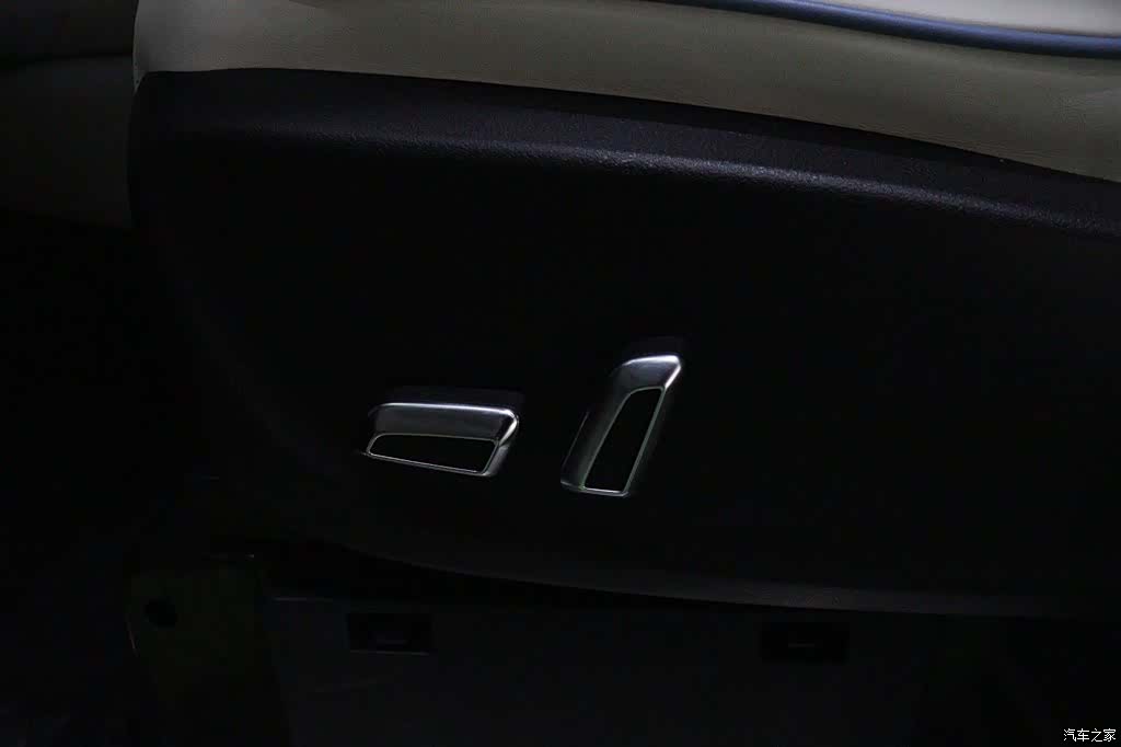 Mercedes-Benz 7, 2021 24