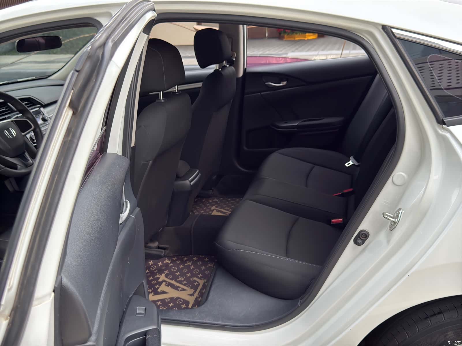 Honda Civic, 2017 10