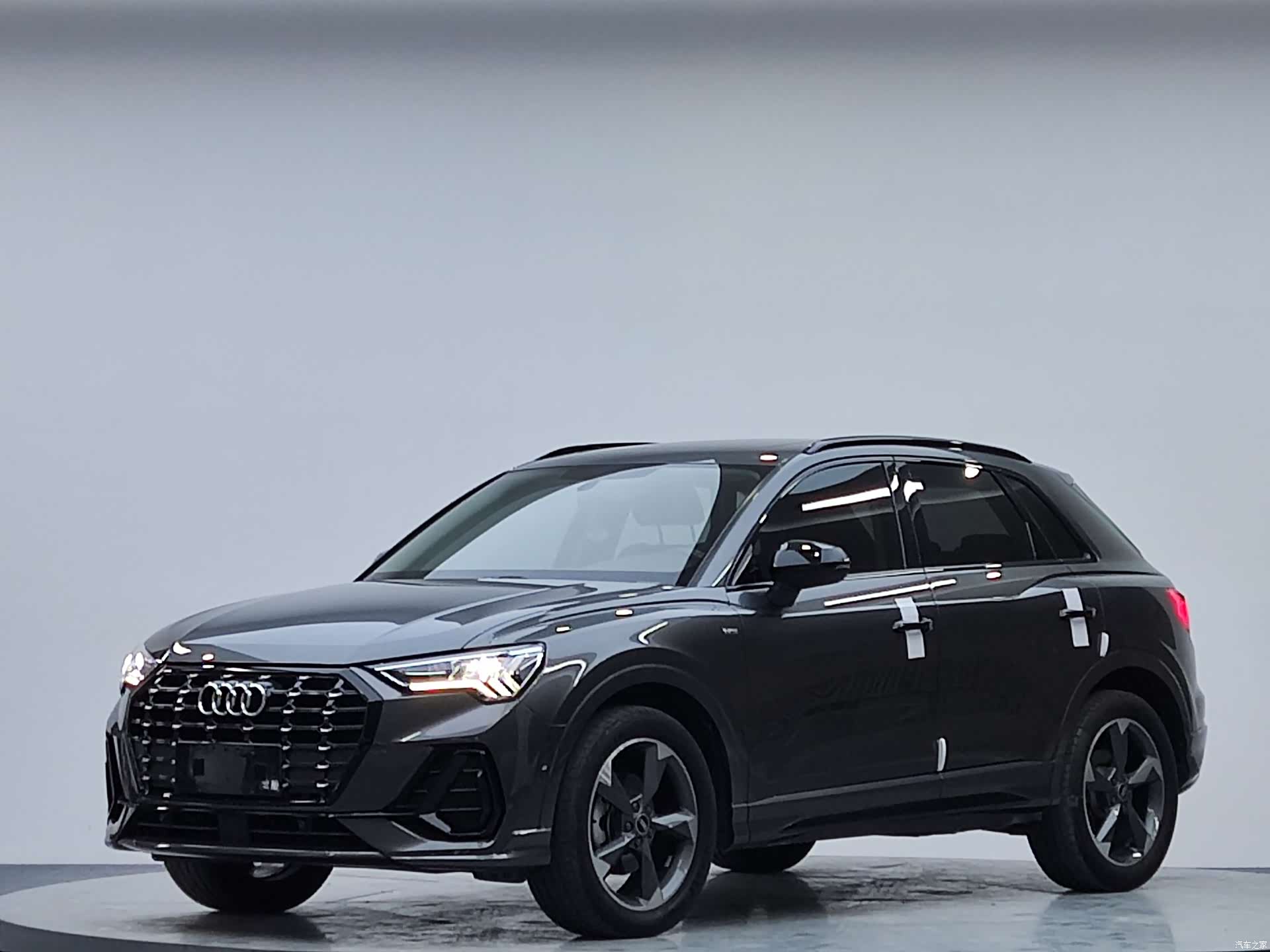 Audi Q3, 2023 2