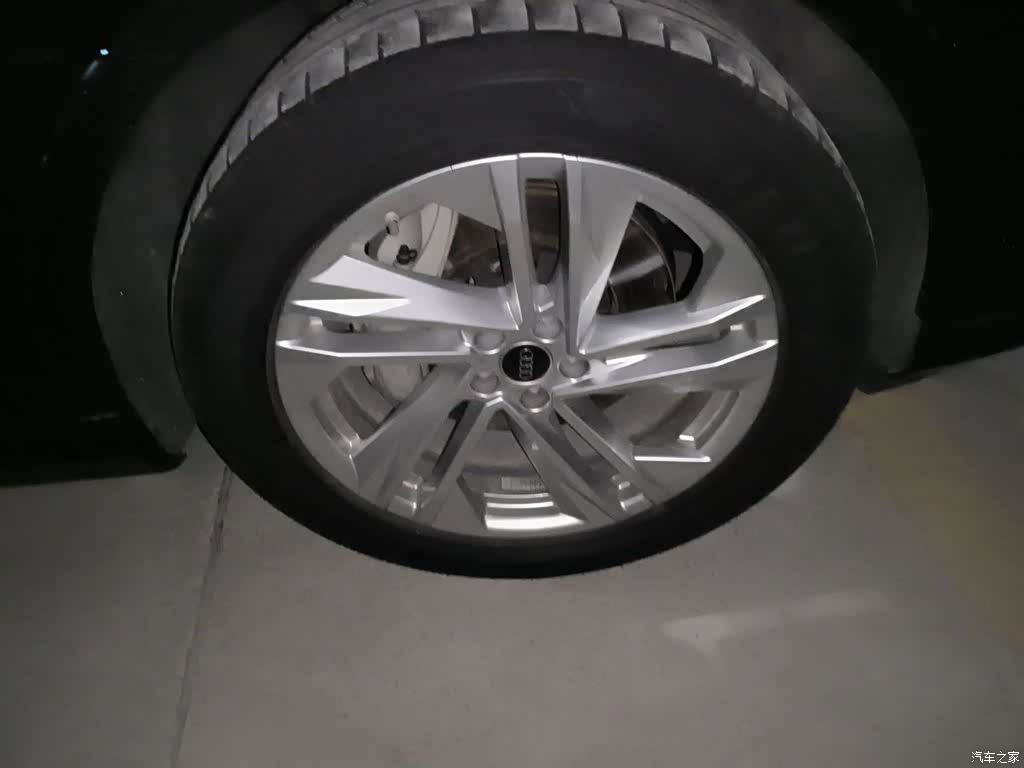 Audi Q7, 2023 8