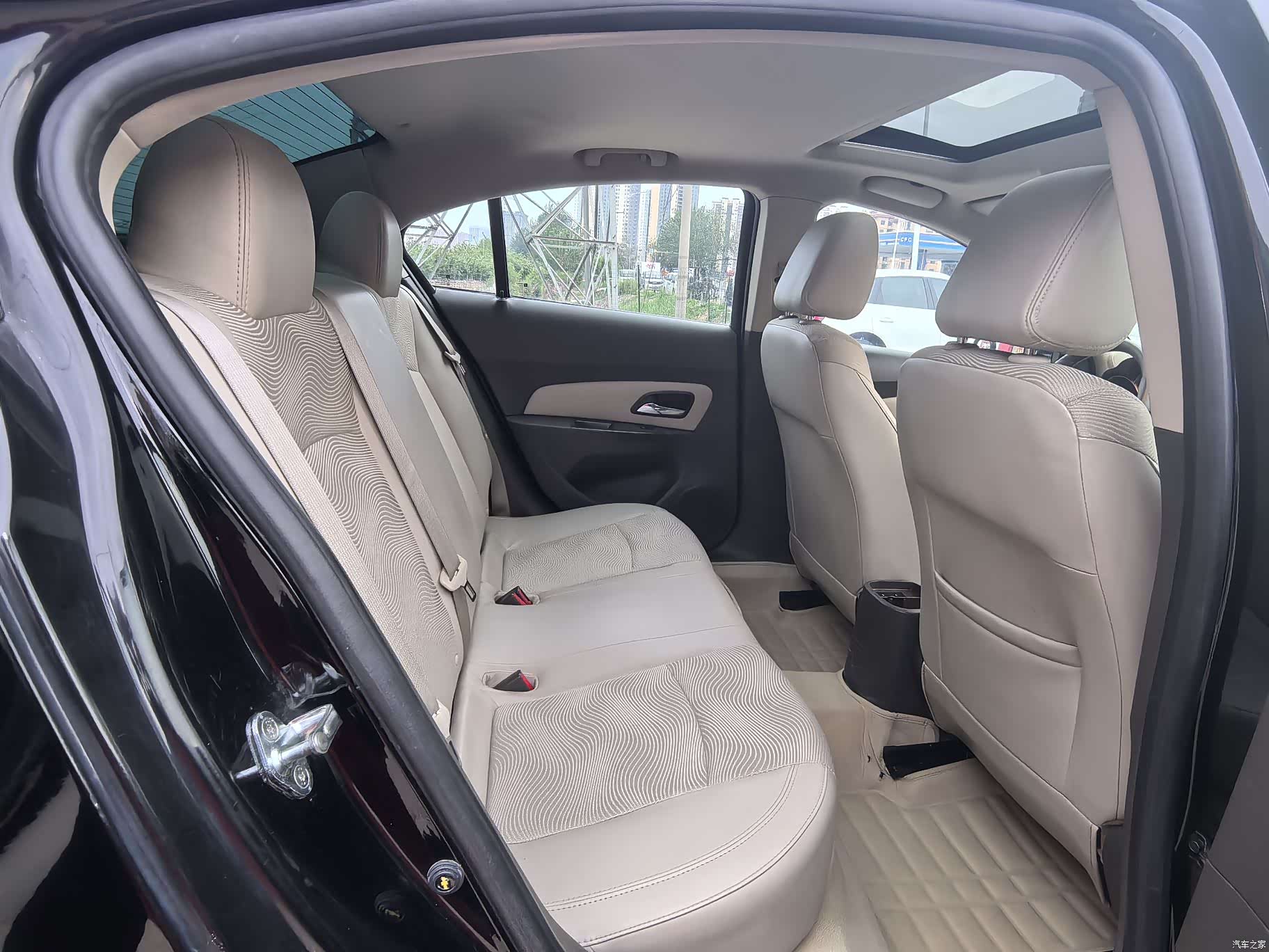 Chevrolet SE, 2015 13