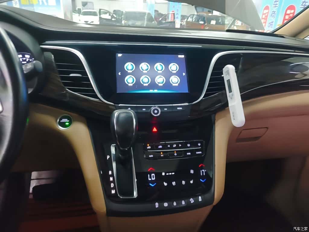 Buick GL8, 2018 13