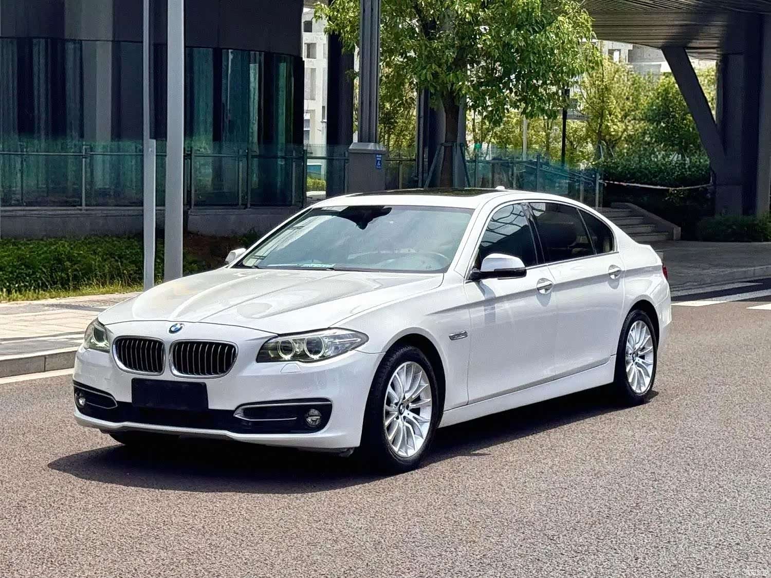 BMW 5 Series, 2015 1