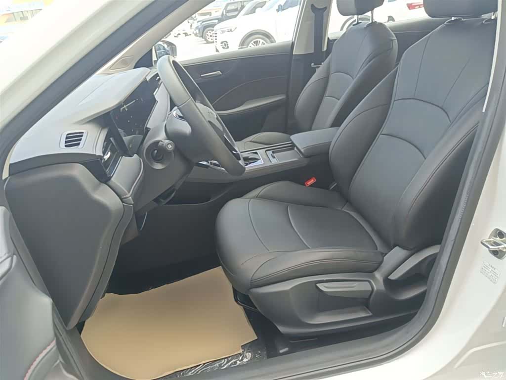 Roewe i5, 2025 15