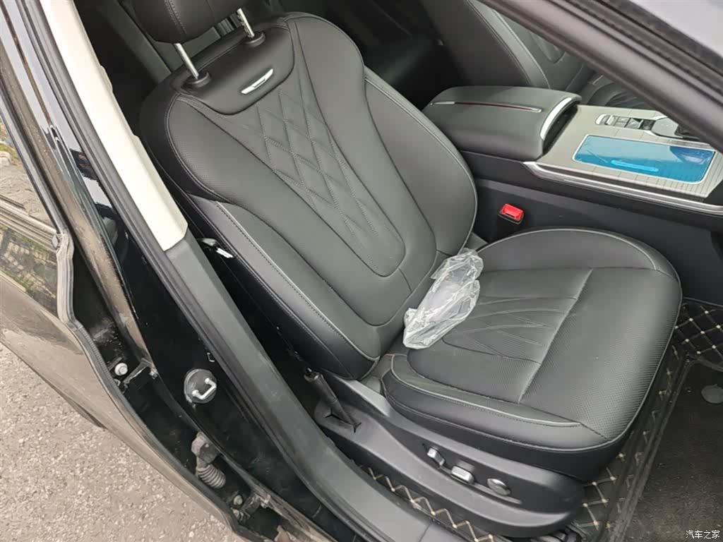 Hongqi HS7, 2024 25