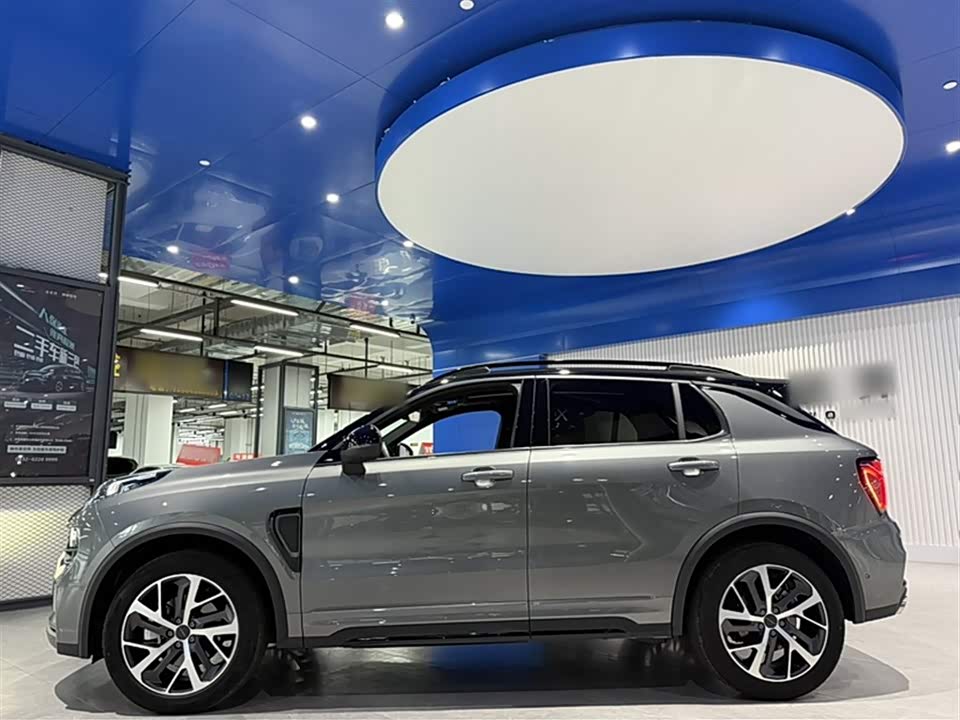 Lynk & Co 01