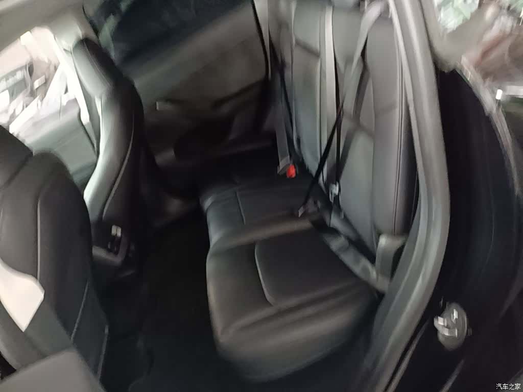 Tesla Model Y, 2023 17