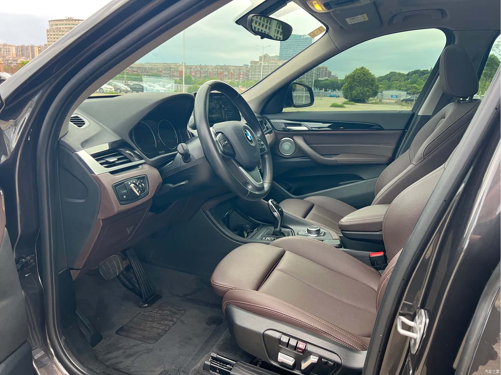 BMW X1, 2021 все фото