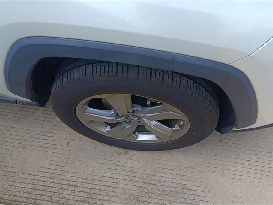 Toyota RAV4 Rongfang