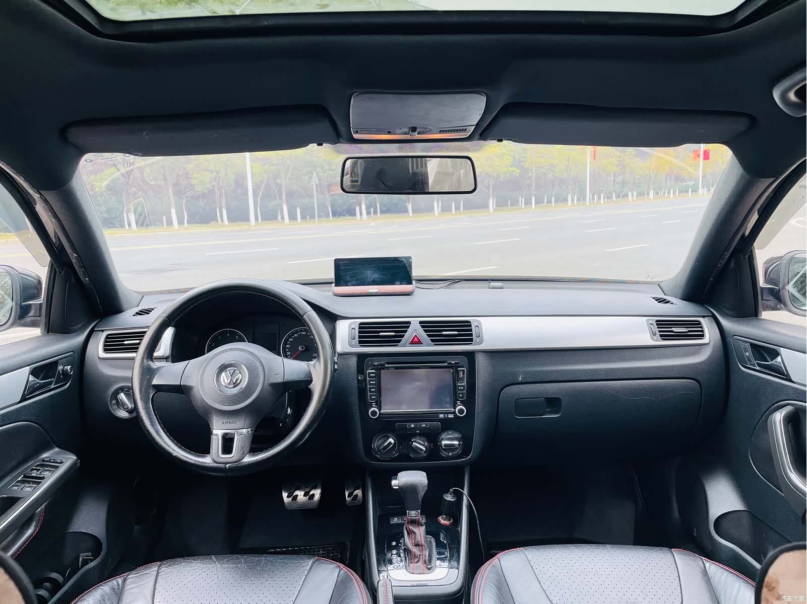 Volkswagen Bora, 2012 все фото