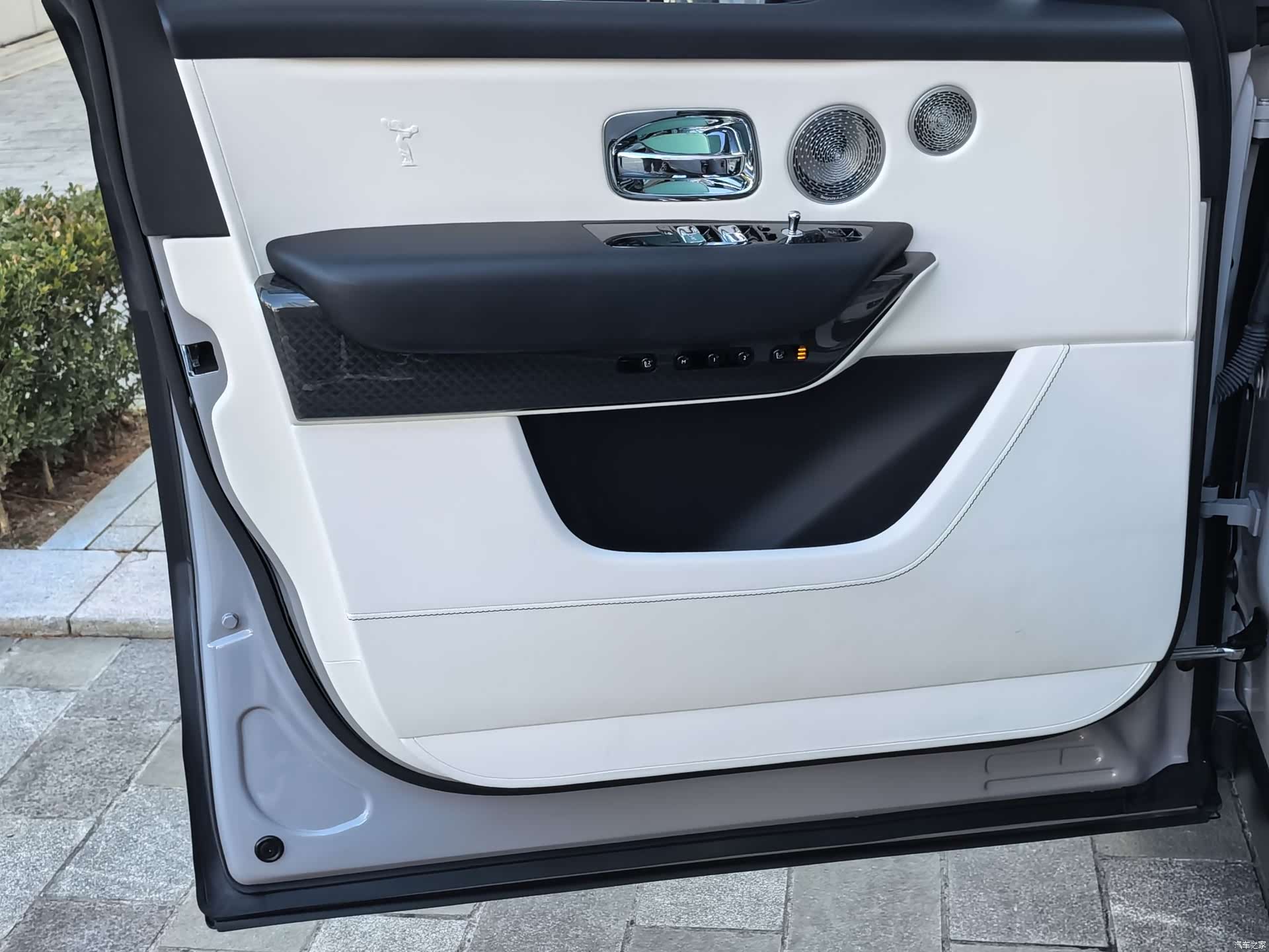 Rolls-Royce Cullinan, 2022 33