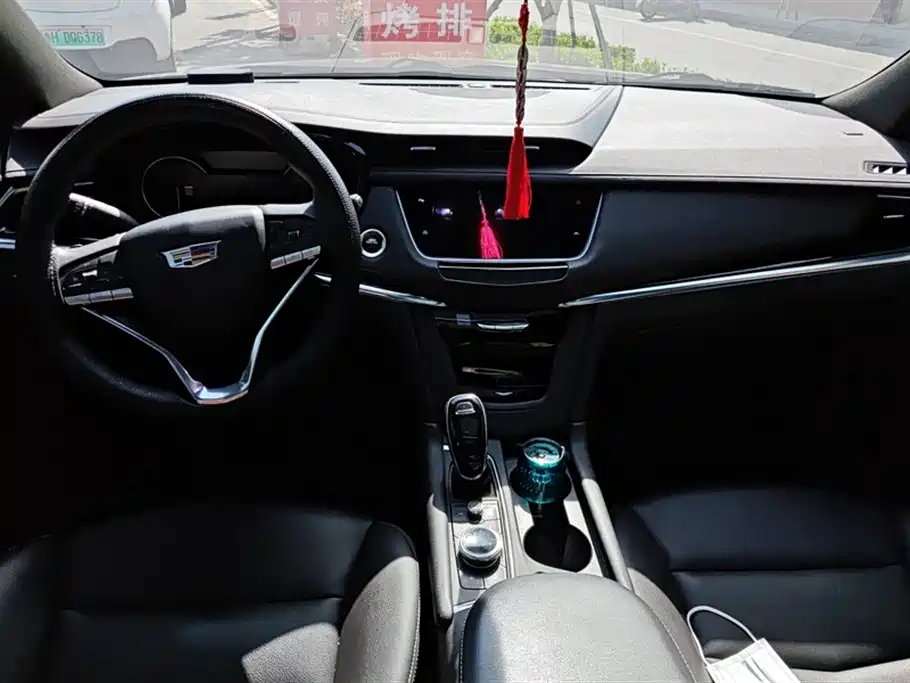 Cadillac XT6