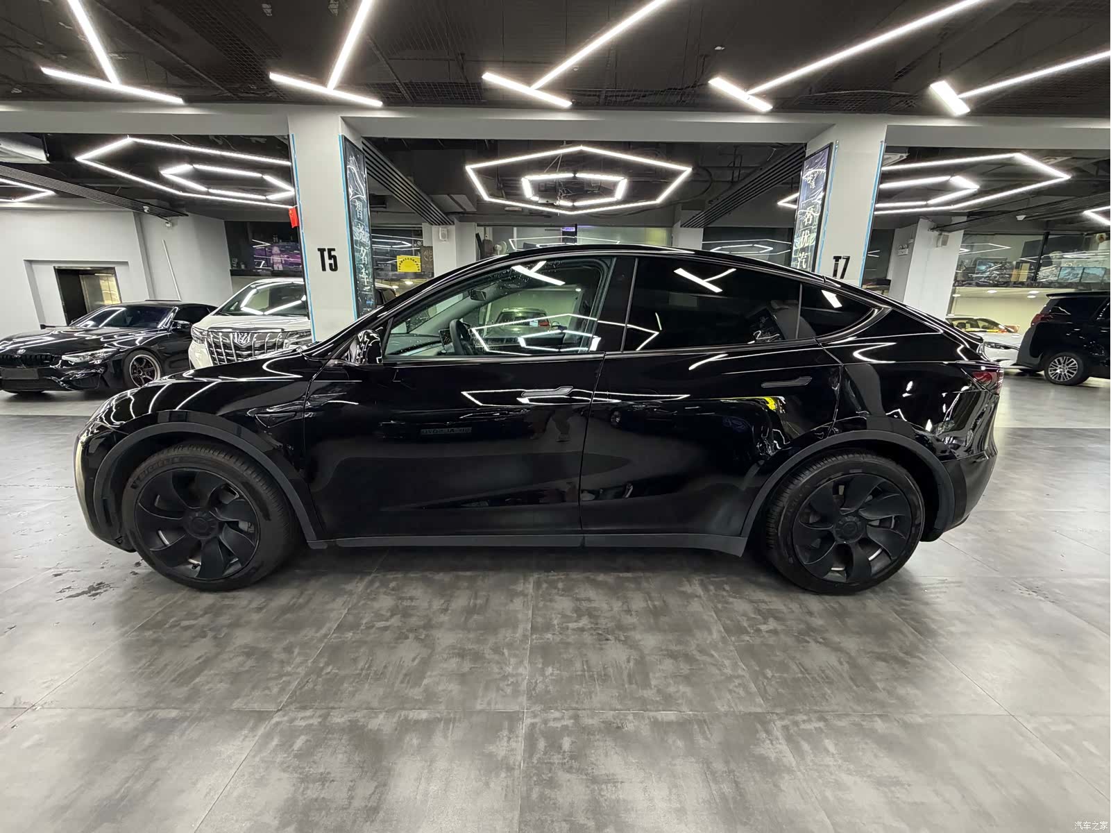 Tesla Model Y, 2022 4