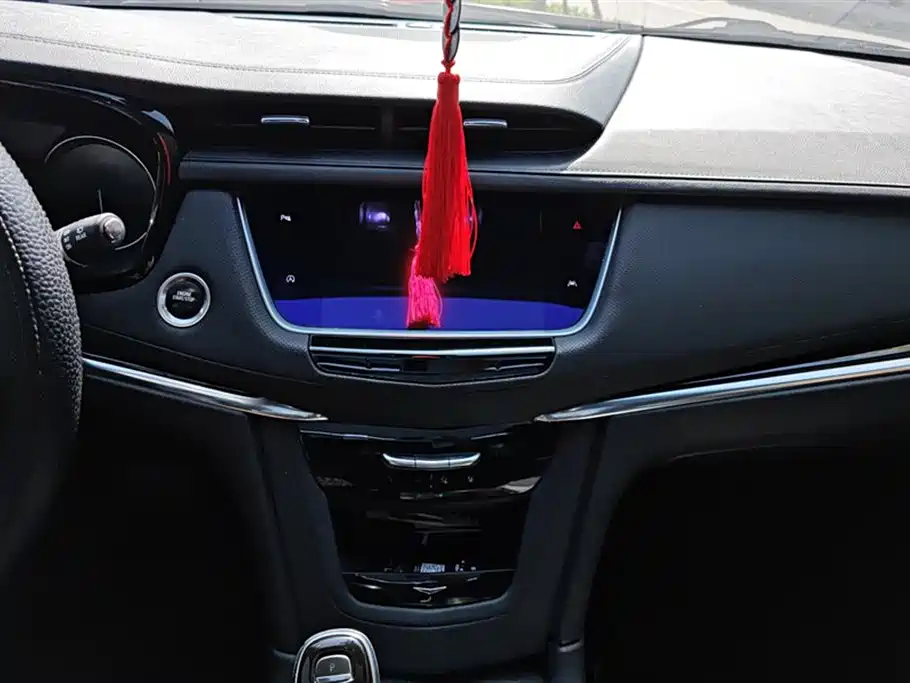 Cadillac XT6