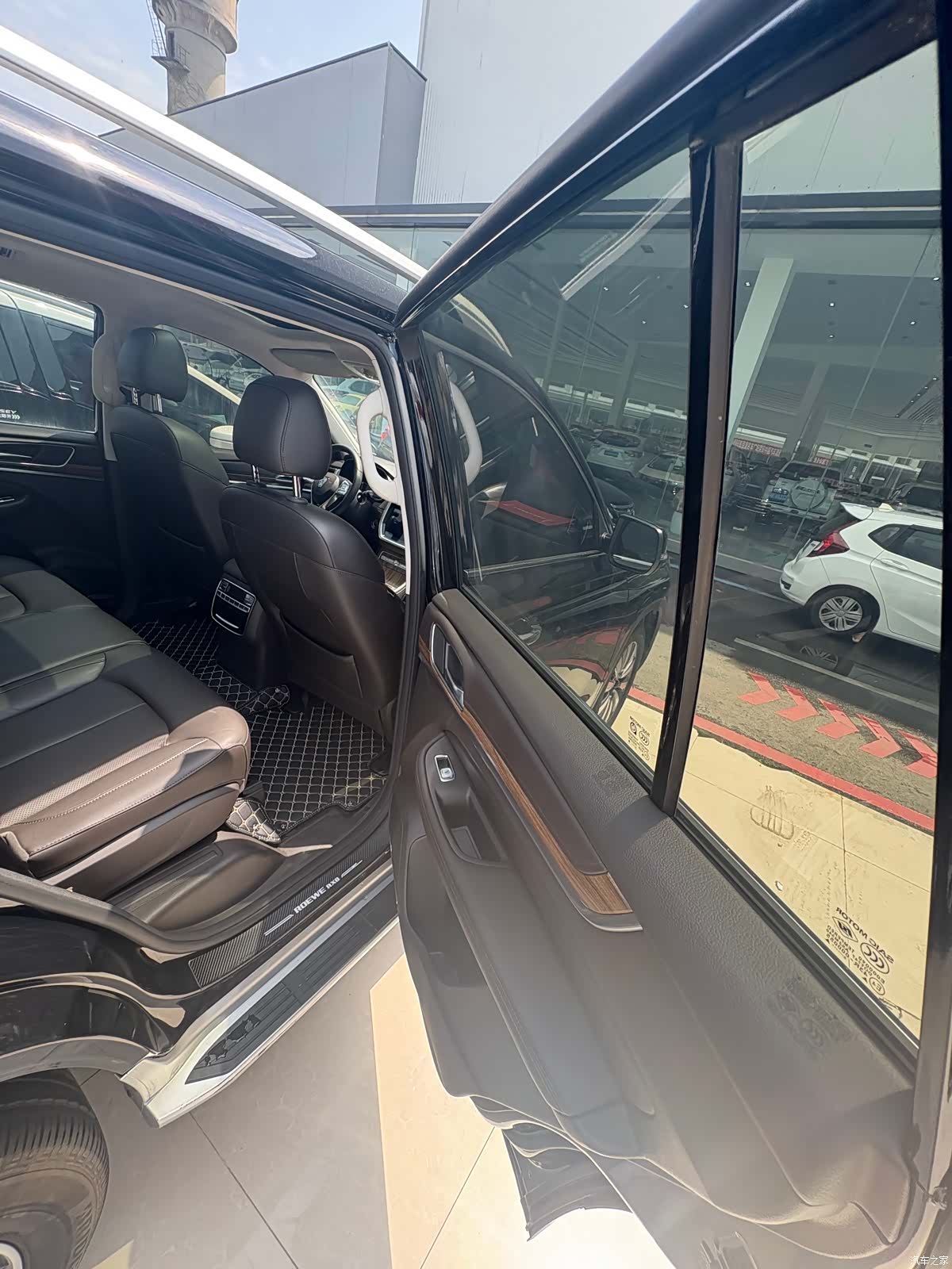 Roewe RX8, 2020 10