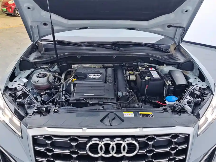 Audi Q2L