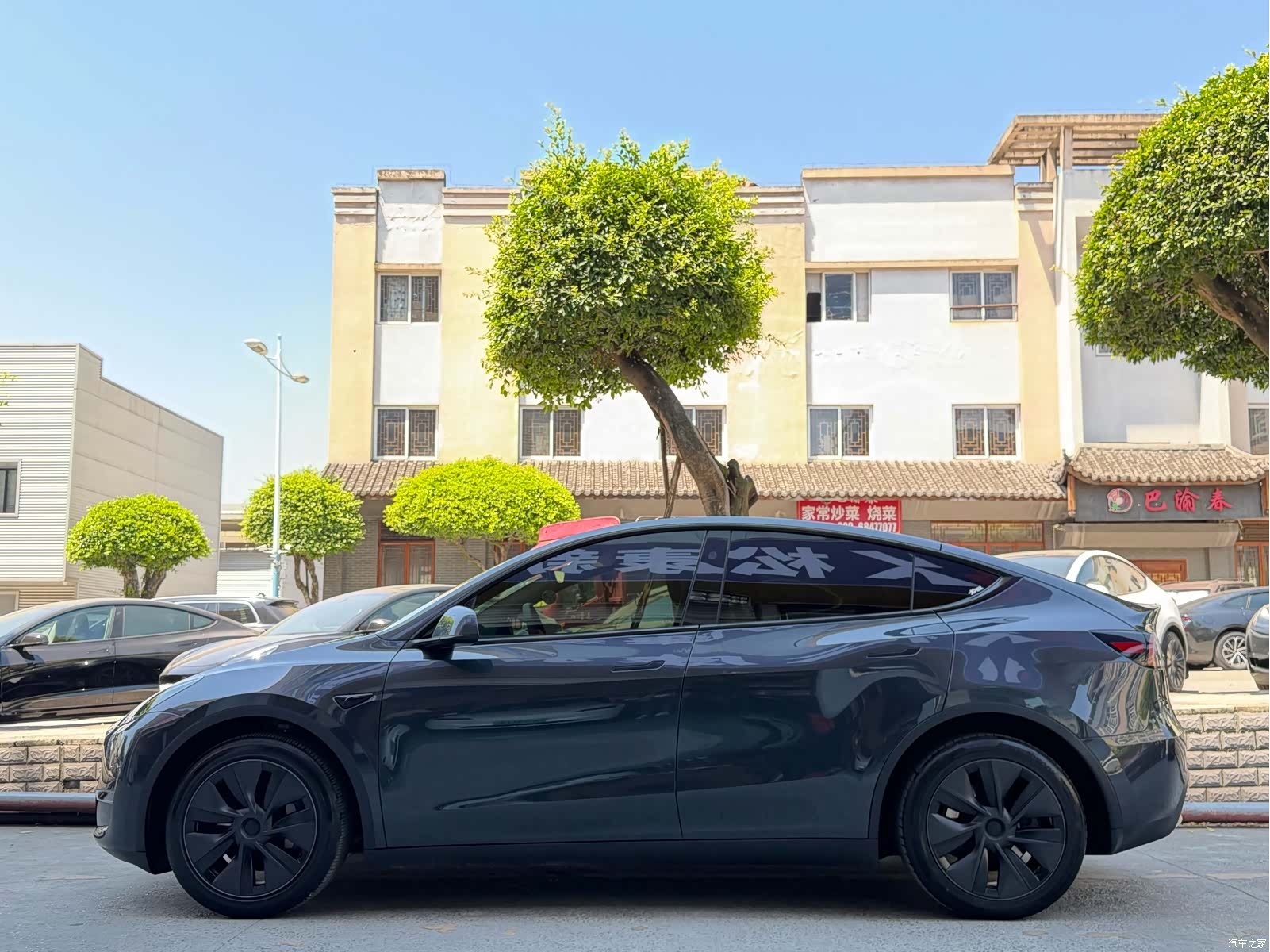 Tesla Model Y, 2025 3