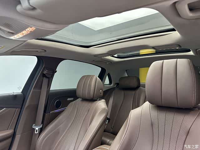 Mercedes-Benz E-Class, 2019 18