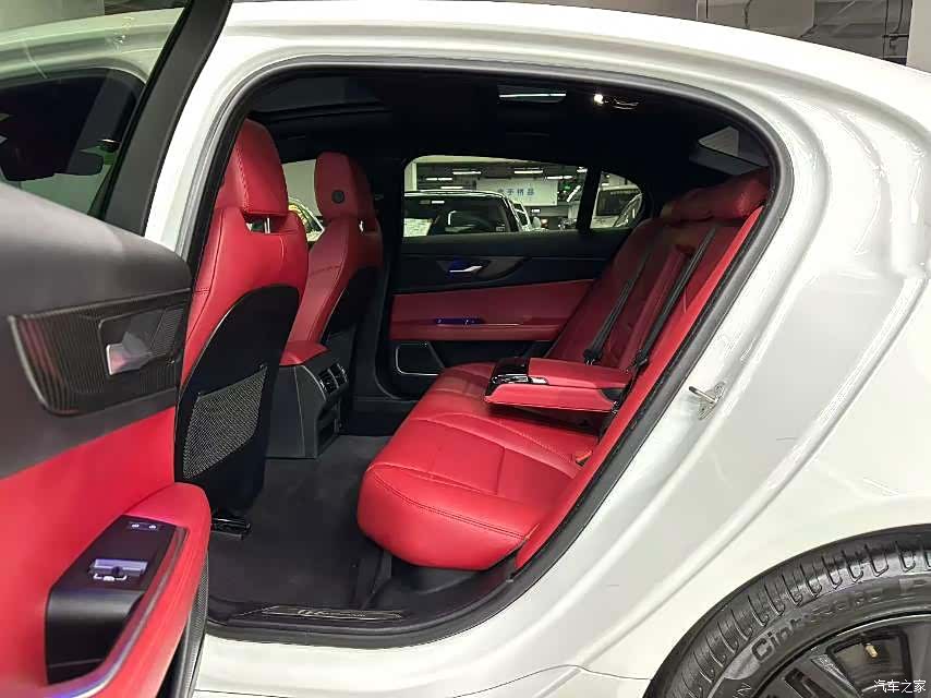 Land Rover XEL, 2022 3