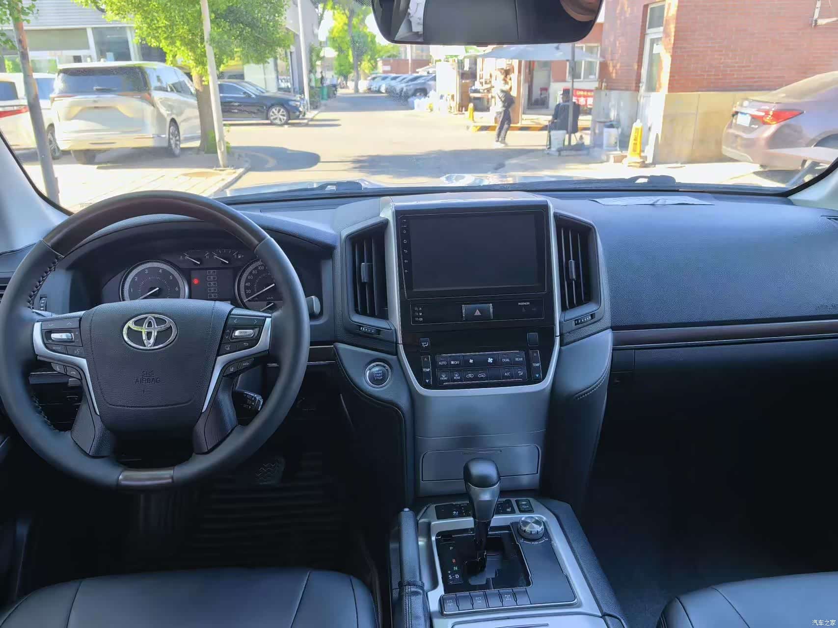 Toyota Land Cruiser, 2017 все фото