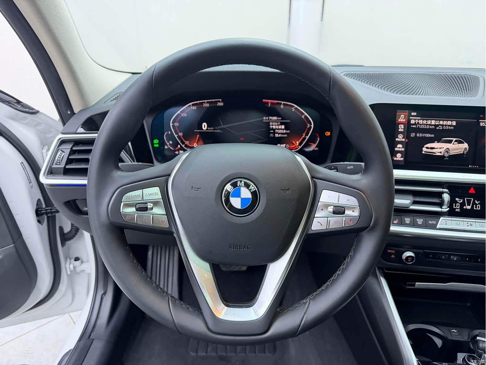 BMW 3 Series, 2022 все фото