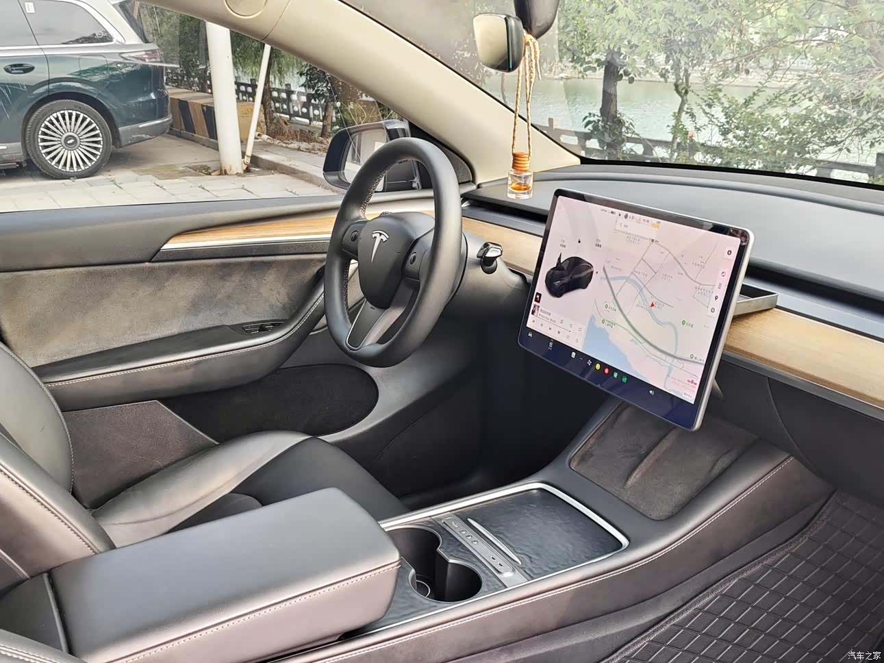 Tesla Model Y, 2022 14